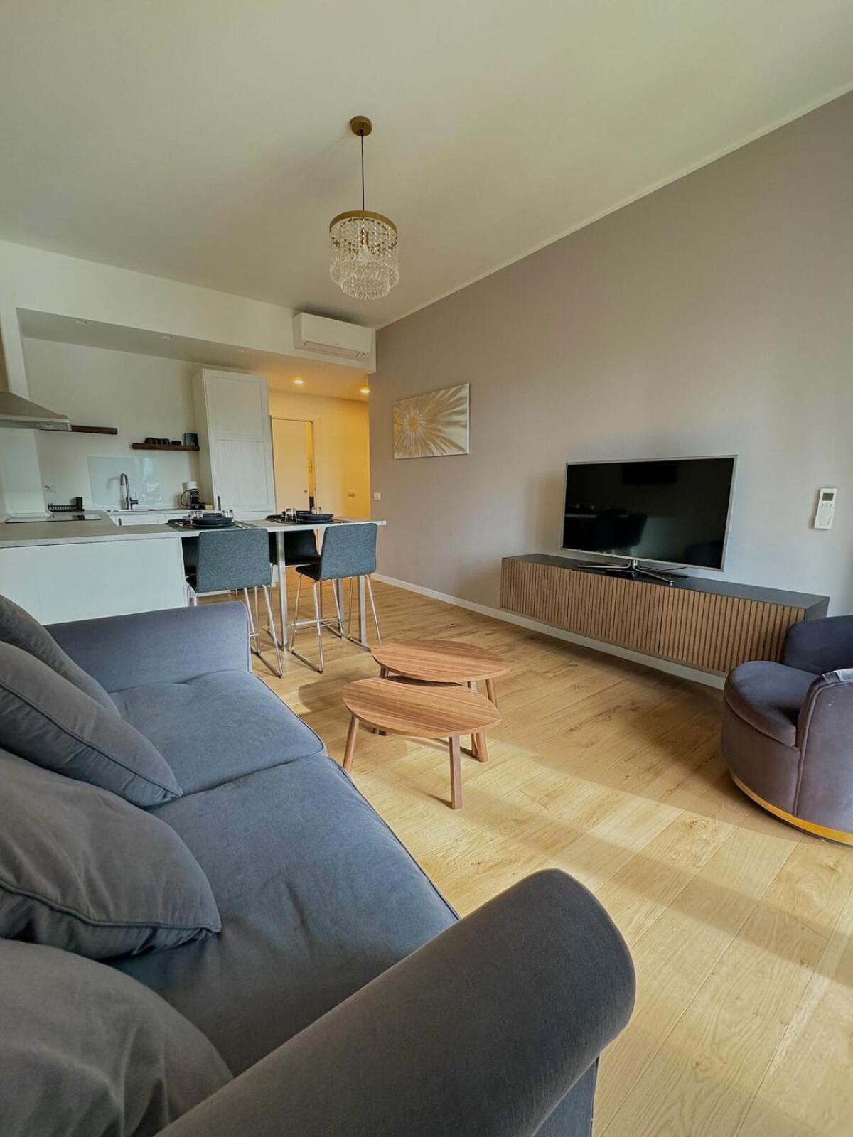 - - Life - Apartment