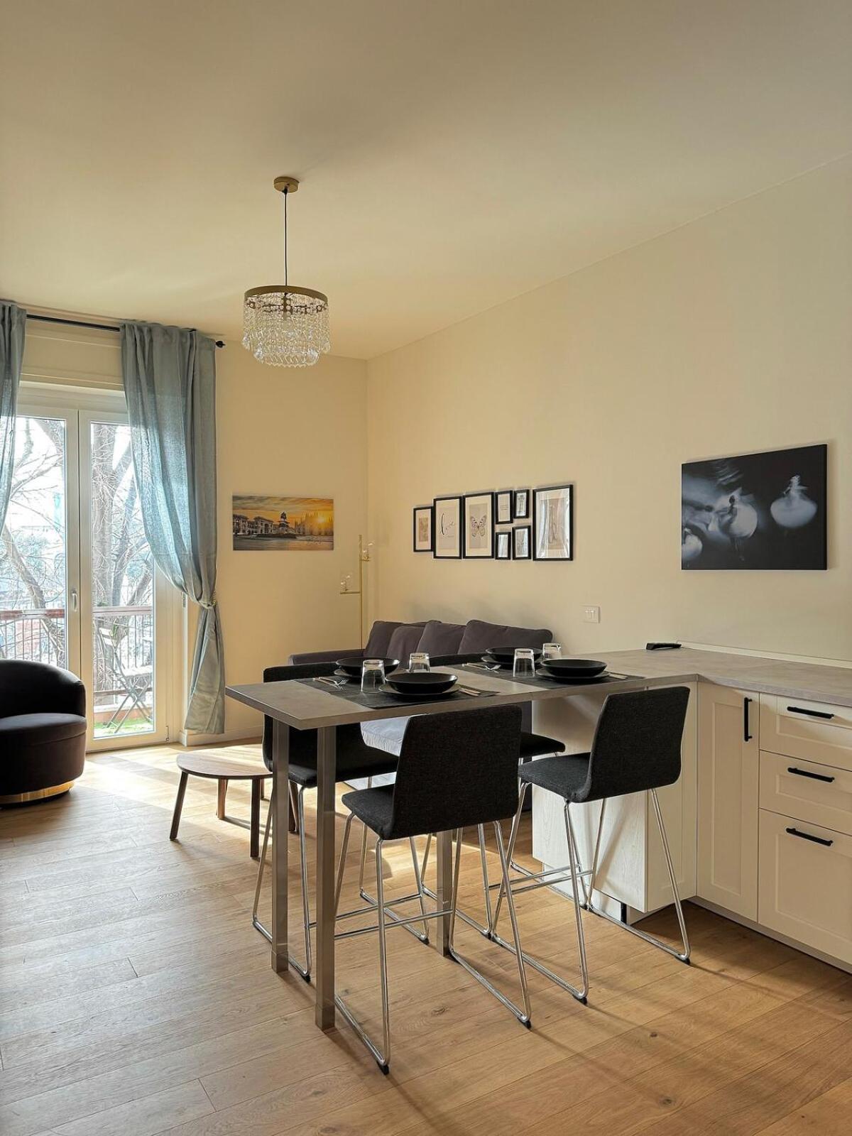 - - Life - Apartment *