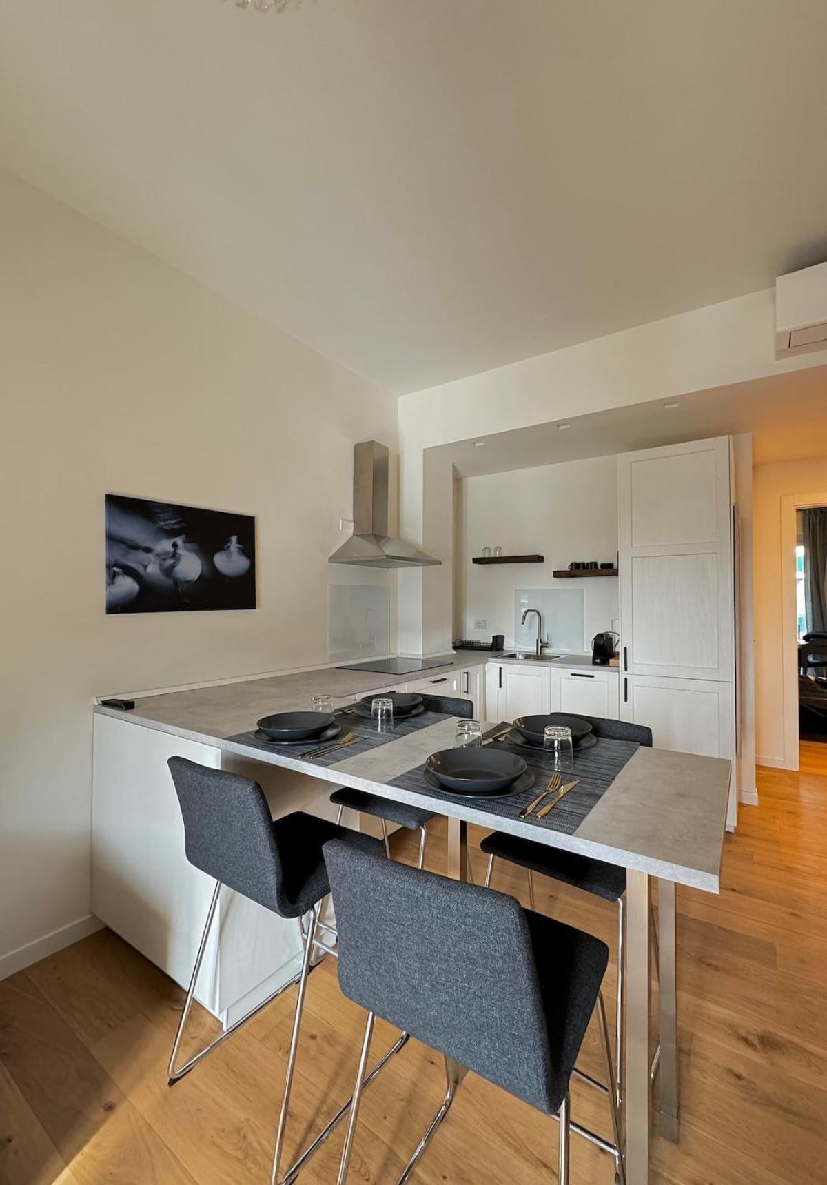 - - Life - Apartment Mailand